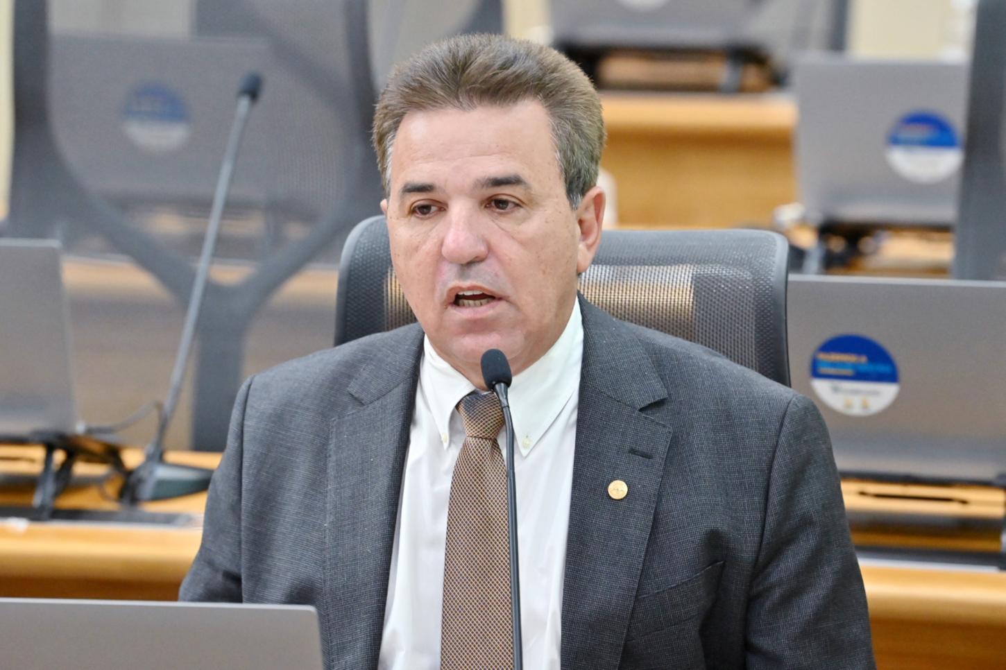 DEPUTADO LUIZ EDUARDO CRITICA GOVERNO ESTADUAL POR ATRASOS SALARIAIS E DIFICULDADES ADMINISTRATIVAS