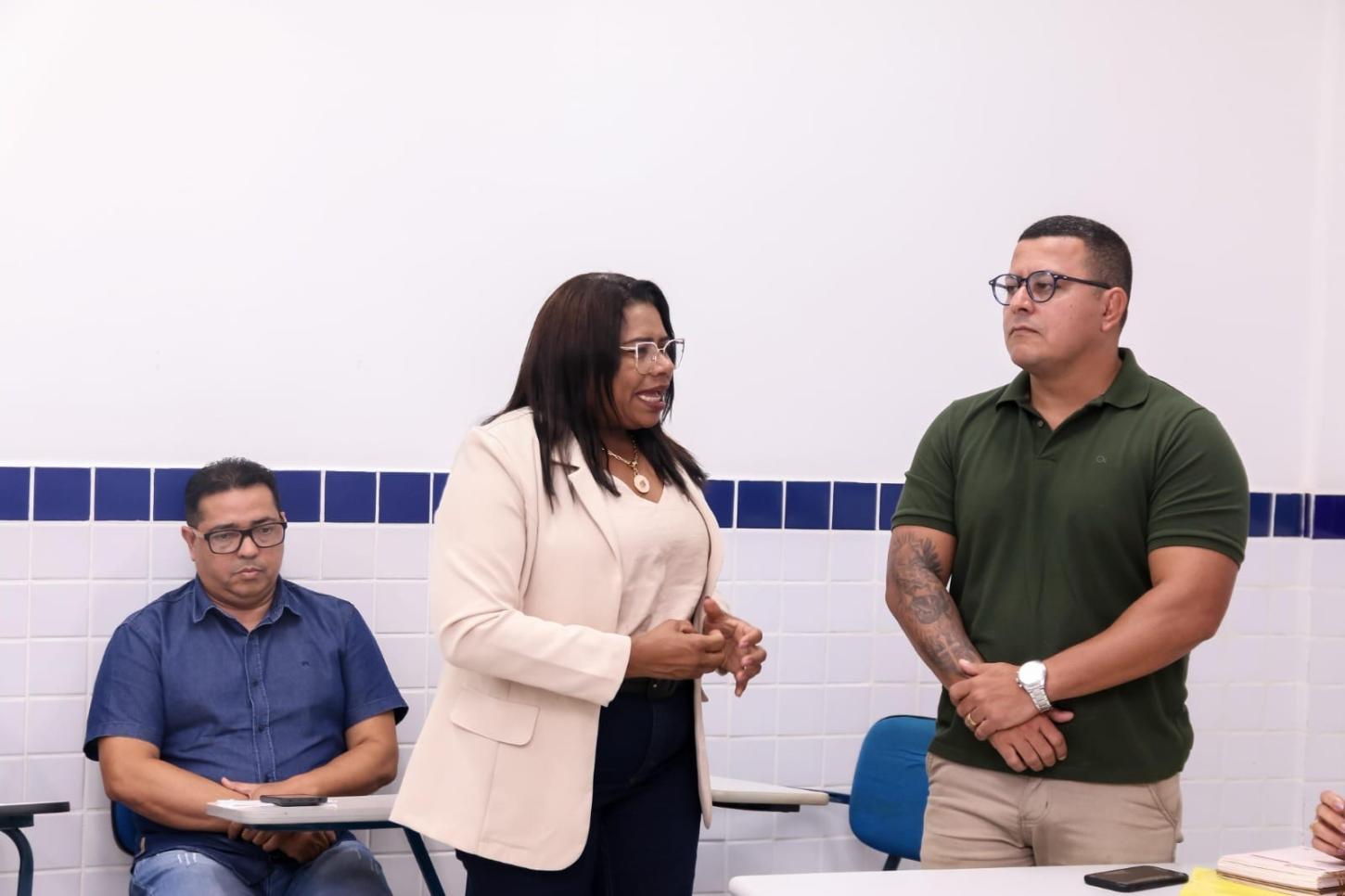 PREFEITA PARTICIPA DE REUNIÃO COM DIRETORES DA ATENÇÃO PRIMÁRIA DA SAÚDE