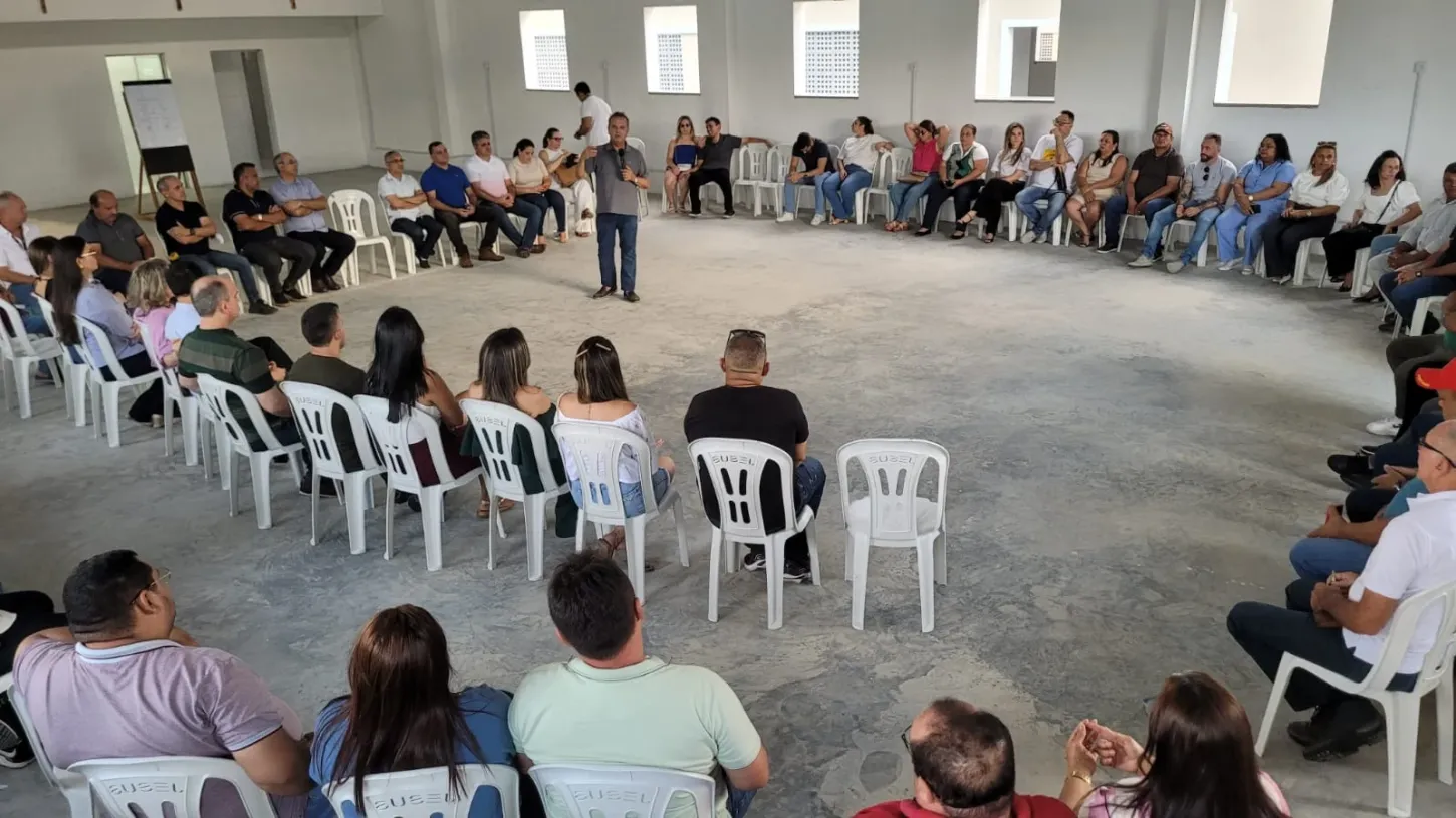 ROGÉRIO MARINHO VISITA OBRAS DA CIDADE DA MODA EM ACARI