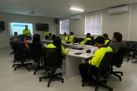 Autoridades de Trânsito Participam de Curso para Abordagem à Tentativa de Suicídio nas Vias Urbana
