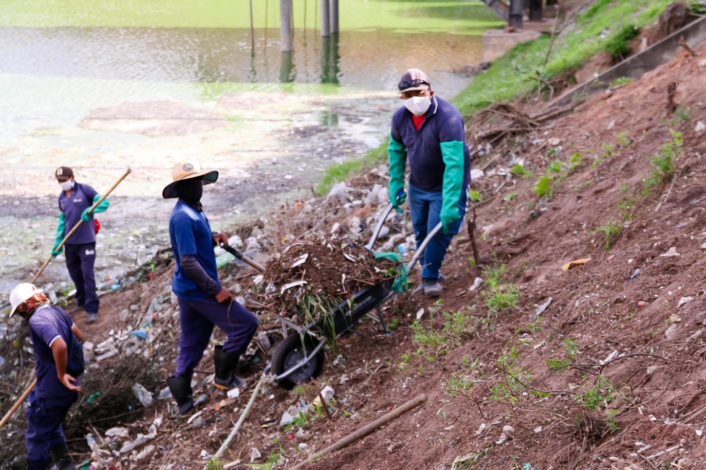 Prefeitura realiza manutenção e limpeza na Lagoa de Captação da Abel Cabral após longo período sem os devidos cuidados
