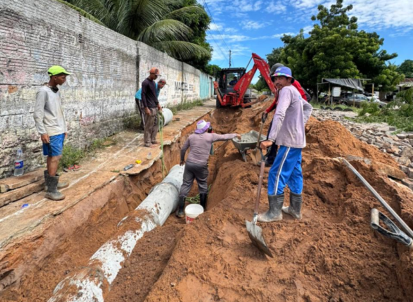 Ampliação da drenagem nos bairros Jardins de Extremoz e São Miguel Arcanjo promete reduzir alagamentos